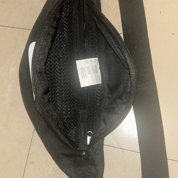 Nike pouch - Picture 2 of 3